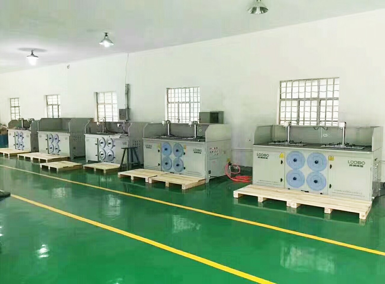 打磨除尘工作台:提升生产效率与工人健康的双重保障 (2).jpg 打磨除尘工作台:提升生产效率与工人健康的双重保障 (2).jpg